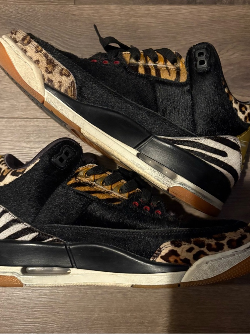 Animal instinct jordan 3s size 9.5 good condition